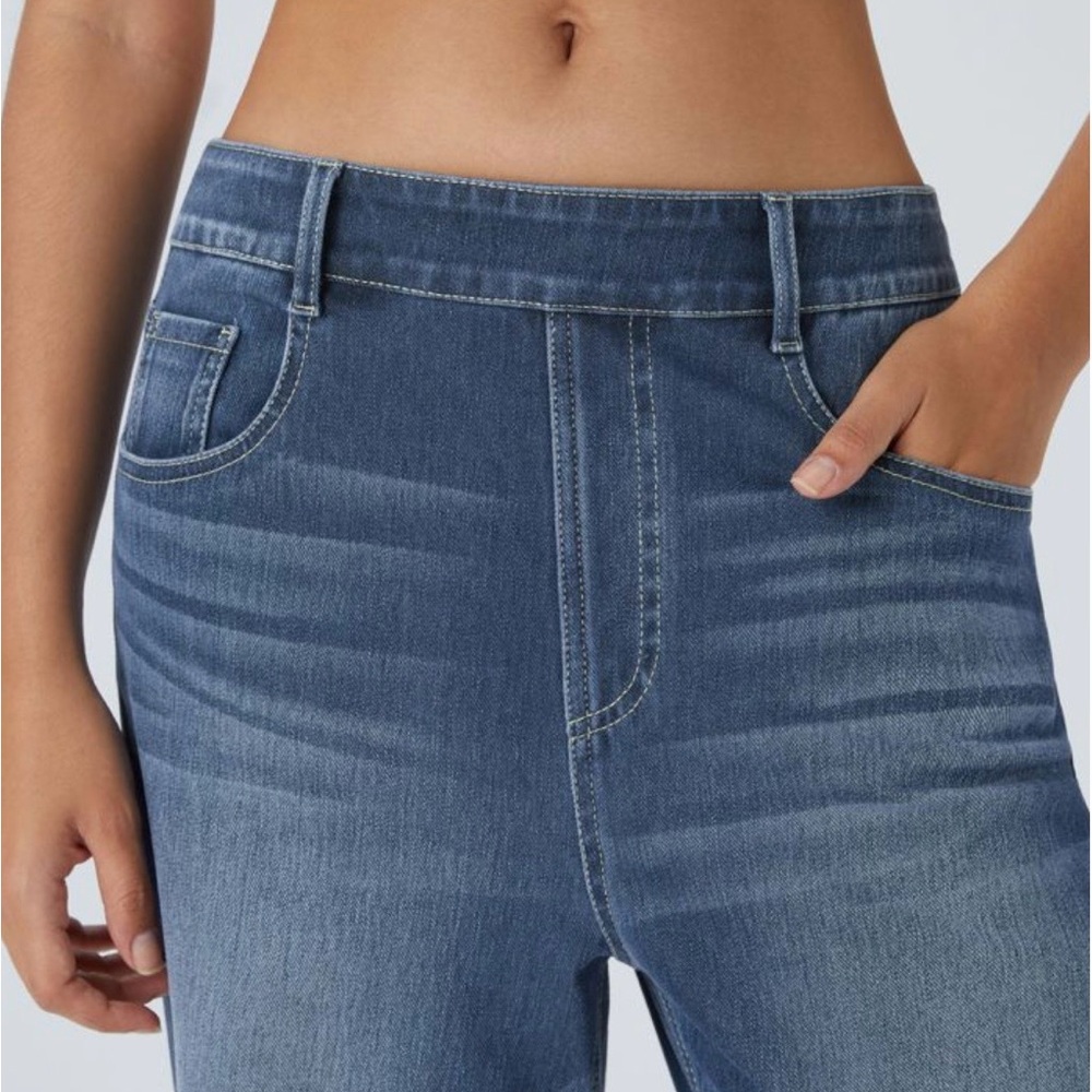 Halara Flex™ Mid Rise Pockets Washed
Wide Leg Casual Jeans - Picture 3 of 9